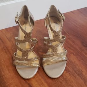 Sparkling gold heals